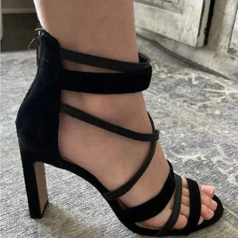Vince Camuto Black Strappy Leather & Suede 4" Block Heel Zip EUC Women's Size: 9